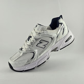 سفید- سرمه ای