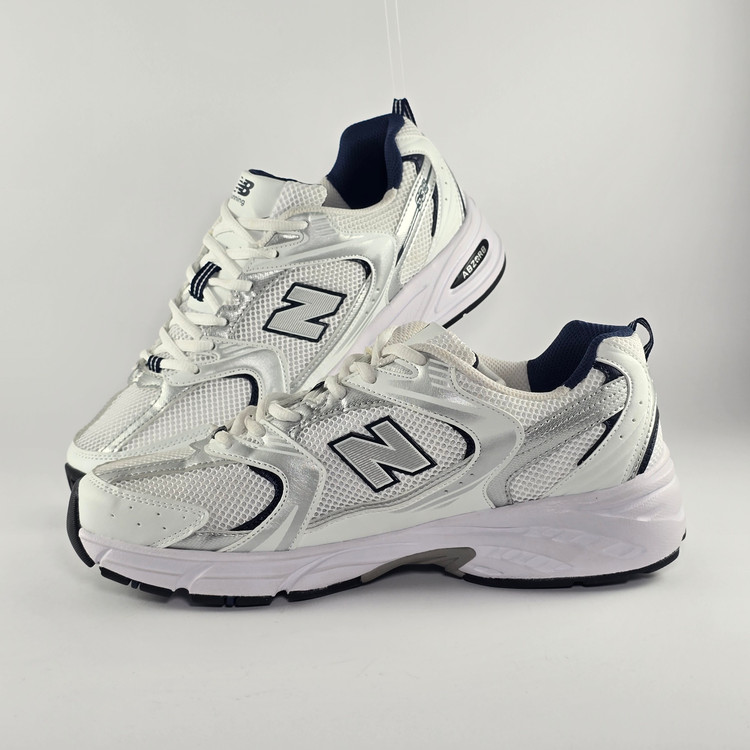 سفید- سرمه ای