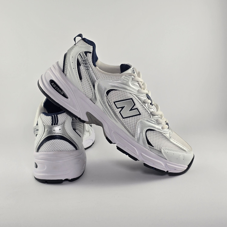 سفید- سرمه ای