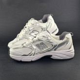 سفید- نقره ای